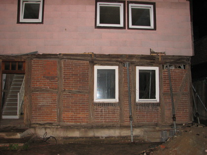 Entkleidetes Haus rechts