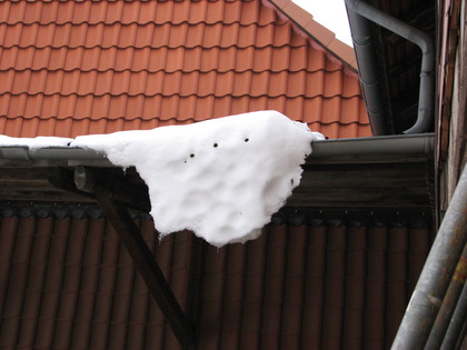 Schneeteppich beim Rutschen gefroren