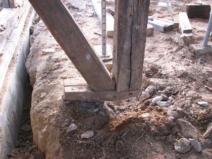 Manchmal muss der Druck vom Fachwerk genommen werden bevor der Holznagel raus geht