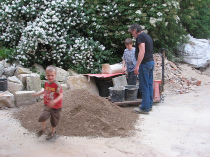 Der Haufen Betonkies ist fast komplett umgezogen