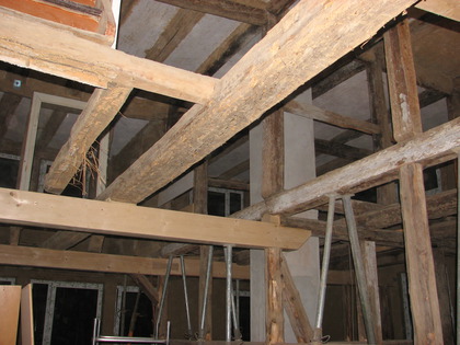 Das Fachwerk ist jetzt endgültig lehmfrei