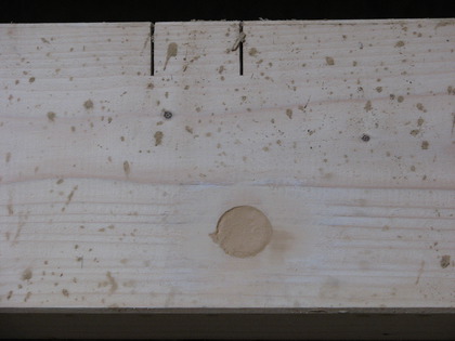 Holzkitt Kiefer Mittel im KVH Deckenbalken
