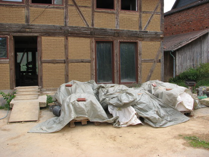 Sechs Bigbags mit gesiebtem Lehm