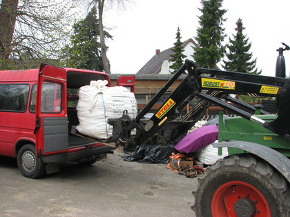 Verladehilfe vom Trecker in den Transit