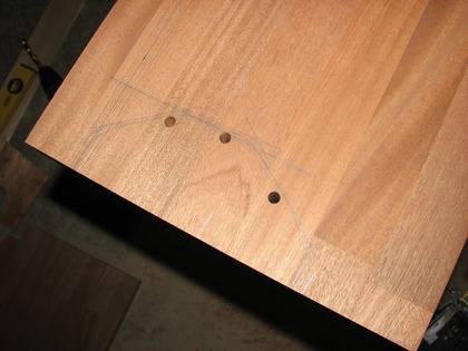 Bohrungen für die Kurven die Stichsäge kann nur geradeaus durch eine 4cm Holzplatte