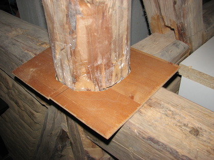 Holzschablone um den Fachwerkbalken