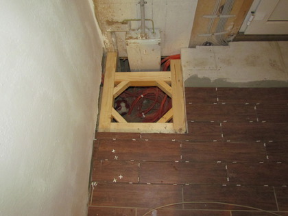 Die Bodenklappe Bodenluke für den Hausanschlusskasten