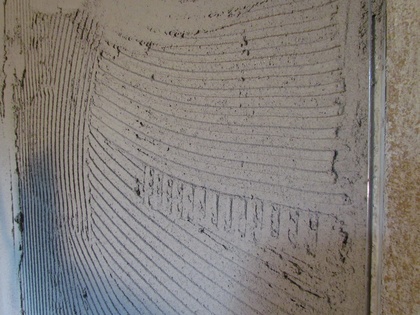 Die Kämme müßen deutliche unterhalb des Putzprofils sein