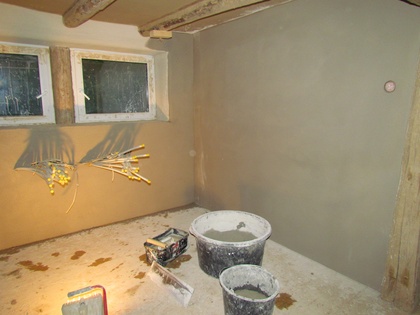 Das kleinste Kinderzimmer wurde mit Kalkputz verputzt rechts