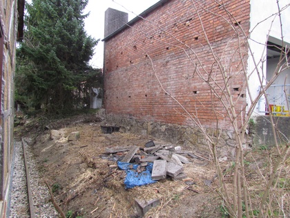 Der Schuppen ist weg es bleibt etwas Schutt und Stroh